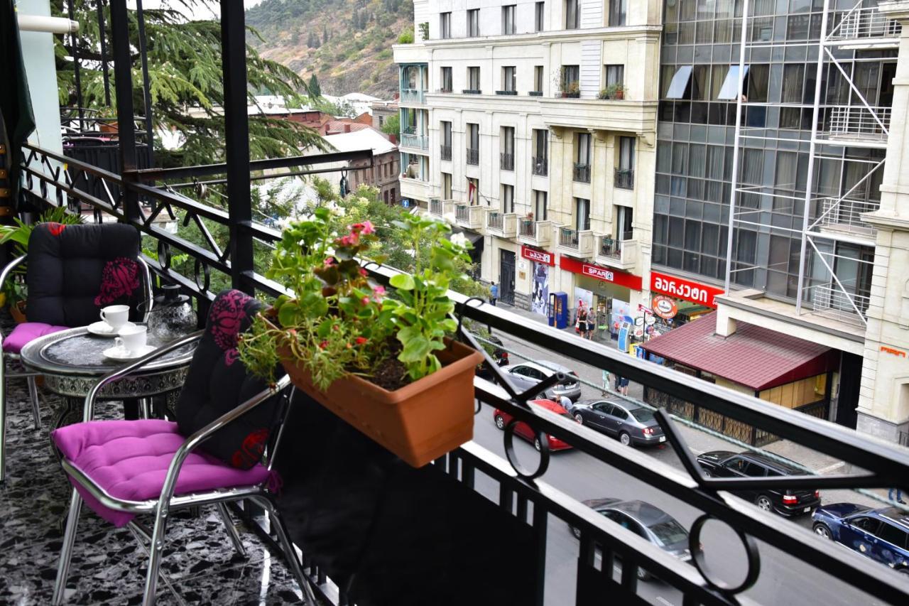 Old Town From Terrace Lägenhet Tbilisi Exteriör bild